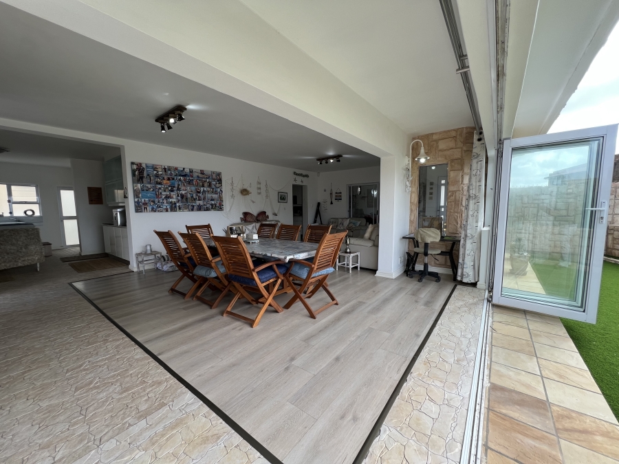 5 Bedroom Property for Sale in Ferreira Town Eastern Cape